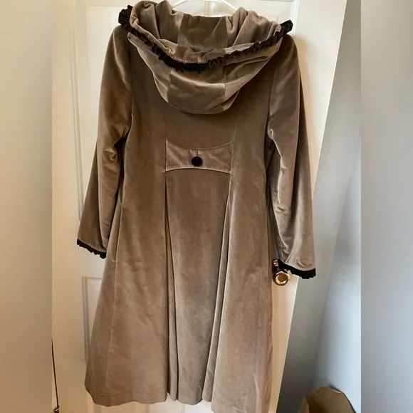 Trilogi collection the ball velvet girls hooded hooded coat jacket / cream/tan - Picture 2 of 3